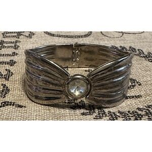 hinged bangle bracelet vintage